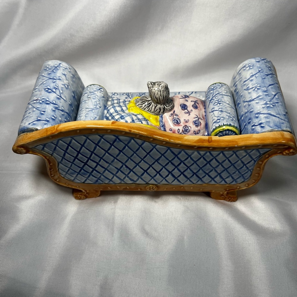 Vintage Dolomite‎ Ceramic Cat on Sofa Trinket Box Blue MCM Victorian Settee - Picture 5 of 6